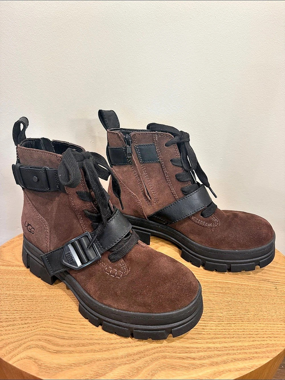 UGG Ashton Lace Up Boots Waterproof Suede
Combat Platform Brown